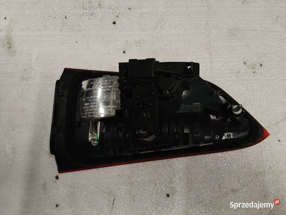Lampa w klapę bagażnika lewa BMW X1 f48