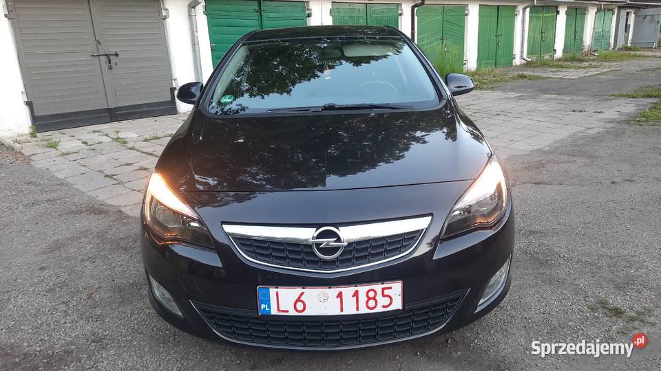 Opel Astra 14 Turbo 140 2010 r Klima Opłacona kurtyny powietrzne Kraśnik sprzedam