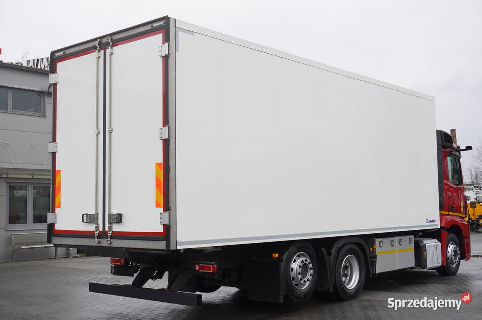 MercedesBenz Actros 2545 MP5 Krone 19 EPAL czerwony Chłodnie małopolskie Kraków