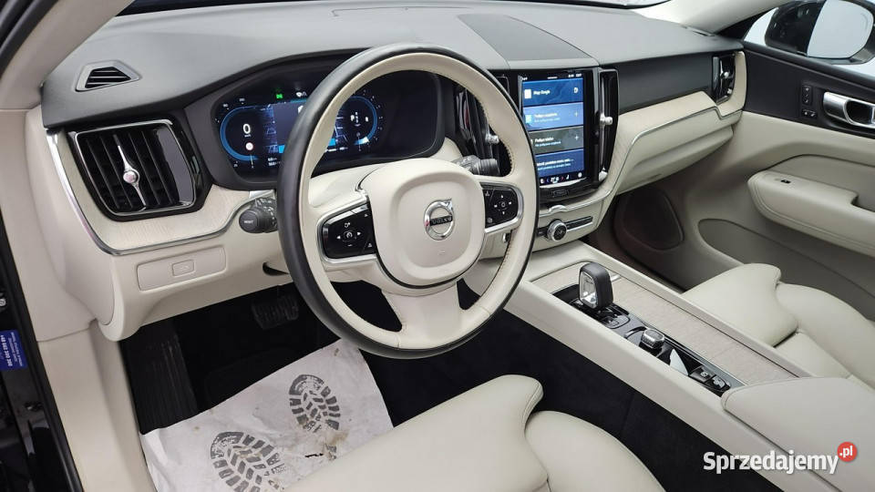 Volvo XC 60 B4 B Core aut Z Polskiego Salonu Warszawa