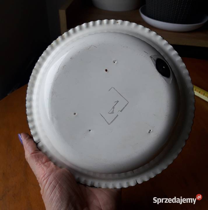 Stary emaliowany talerzyk z okresu PRL u Gdynia