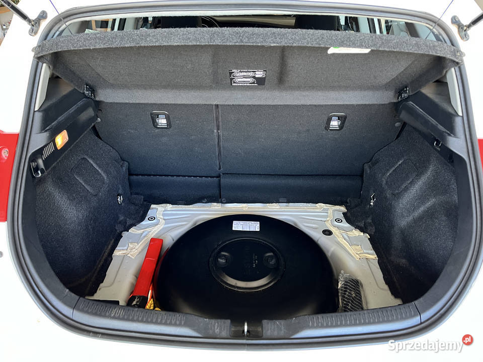 Toyota Auris mały przebieg stan idealny radio Auris Sierosław