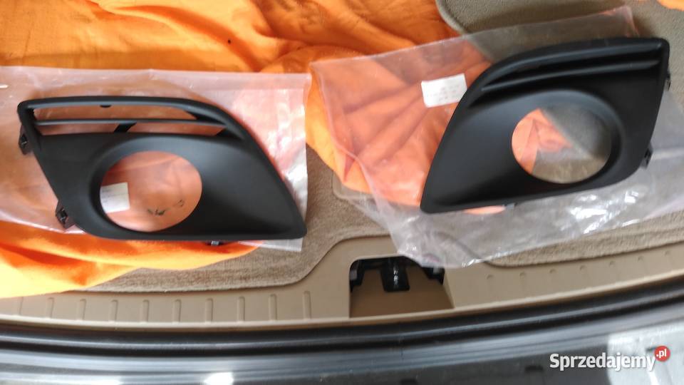 OSŁONA ATRAPA KRATKA HALOGENU XC60 KOMPLET PiL Rok produkcji 2022 łódzkie Inowłódz