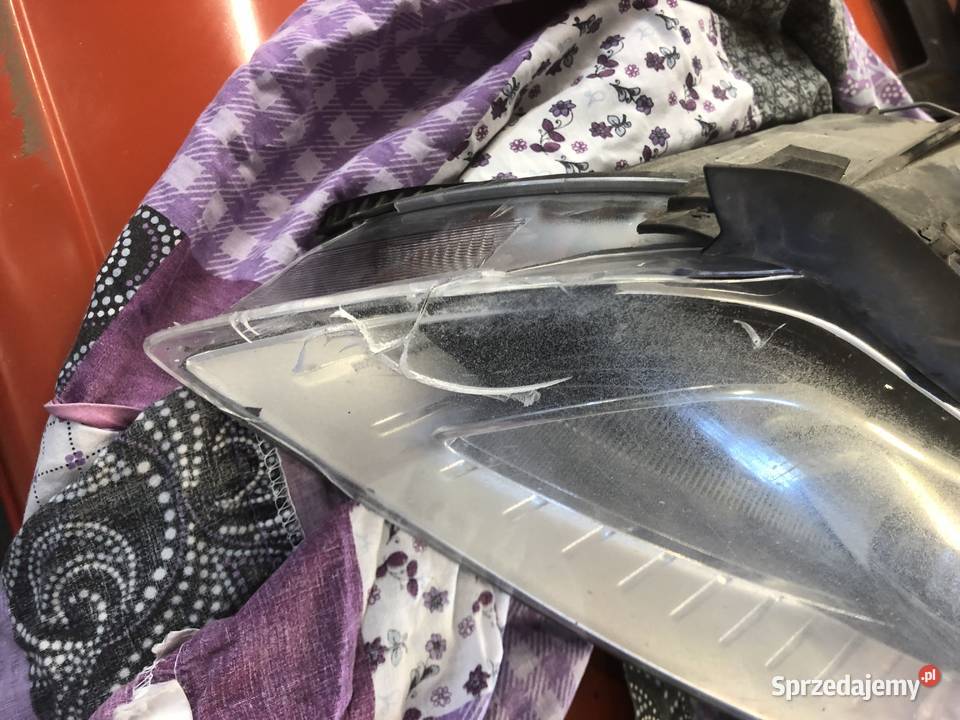 Lampy przód ksenon VOLVO S80 2006r uszkodzone osobowe Darłowo