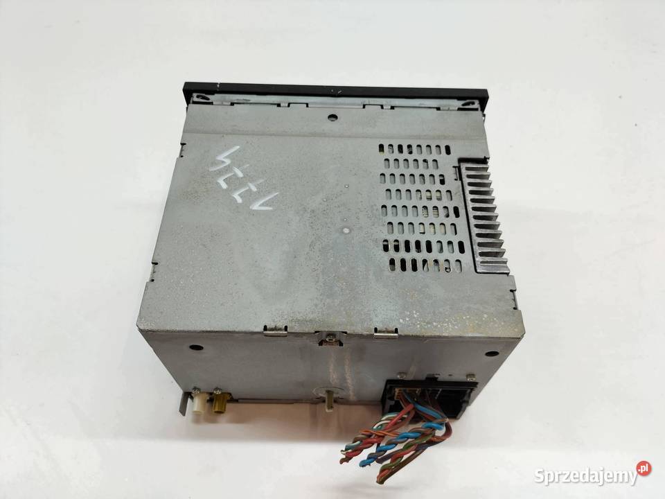 RADIO 3B7035195A VW Volkswagen Passat V 19962005 Rok produkcji 2004