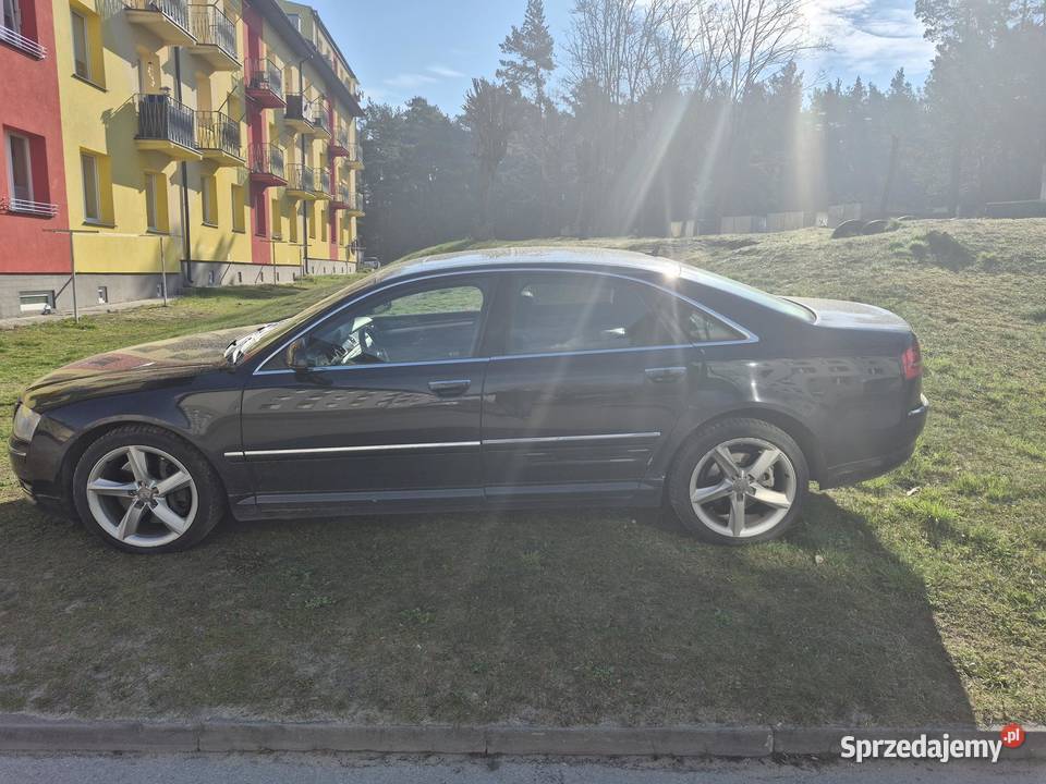 Syndyk sprzeda pojazd marki AUDI A8 Motoryzacja