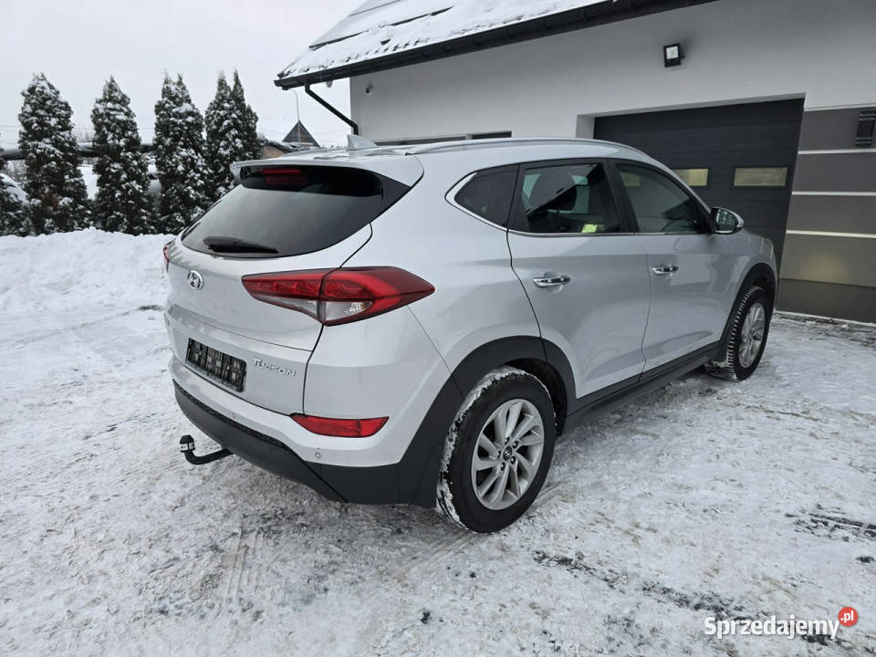 Hyundai Tucson manualbezwypadkowykamera Rok produkcji 2016 Żabno