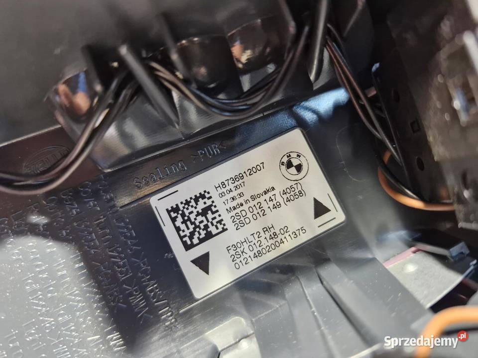 BMW F30 LCI LAMPY TYŁ KOMPLET 7369117 7369118