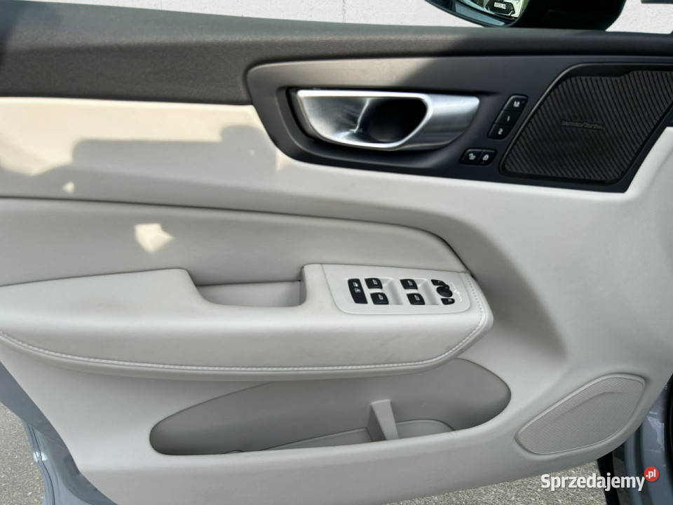 Volvo XC 60 B5 B AWD Plus Dark aut Z Polskiego kamera cofania Motoryzacja Warszawa