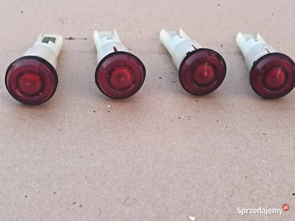 Fiat 125p lampki oprawki doświetlenia drzwi Oświetlenie kabiny Stalowa Wola
