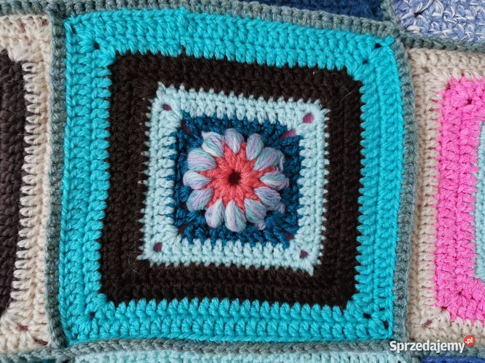 Narzuta przykrycie na łóżko zrobiona na szydełku Czarne