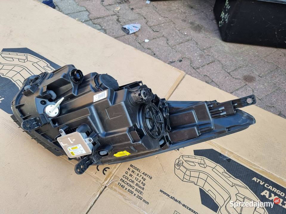 LAMPA PRAWA PRZEDNIA PRZÓD XENON HYUNDAI i40