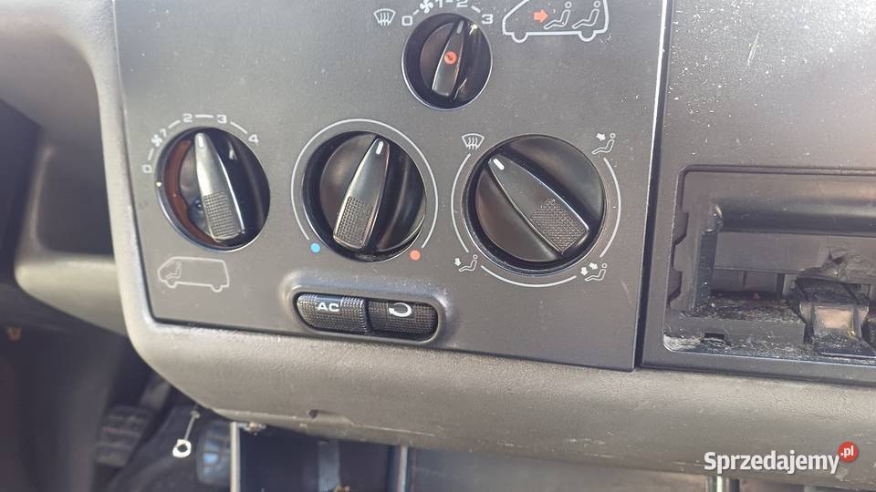 Vw t4 25tdi MULTIVAN 8osobowy KLIMATYZACJA 2500cm3 sprzedam