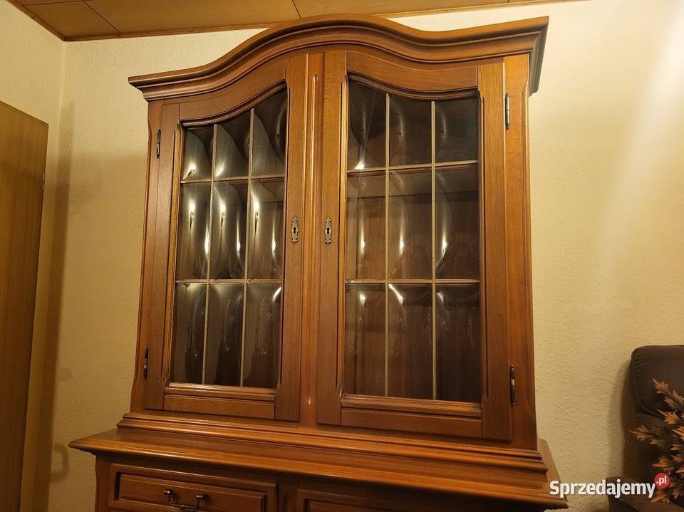 ładna witryna biblioteka orzechowa z szufladami Sypniewo