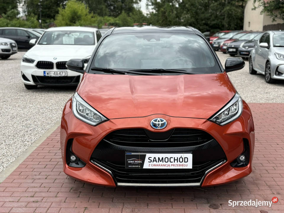 Toyota Yaris Hybryda Gwarancja Automat Salon pomarańczowy Sade Budy