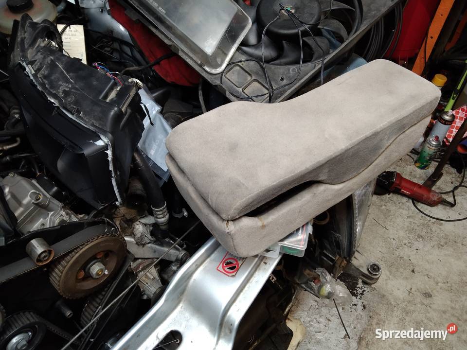 A6 C4 podlokietnik jasny szary 100 C4 oryginał Rok produkcji 1995