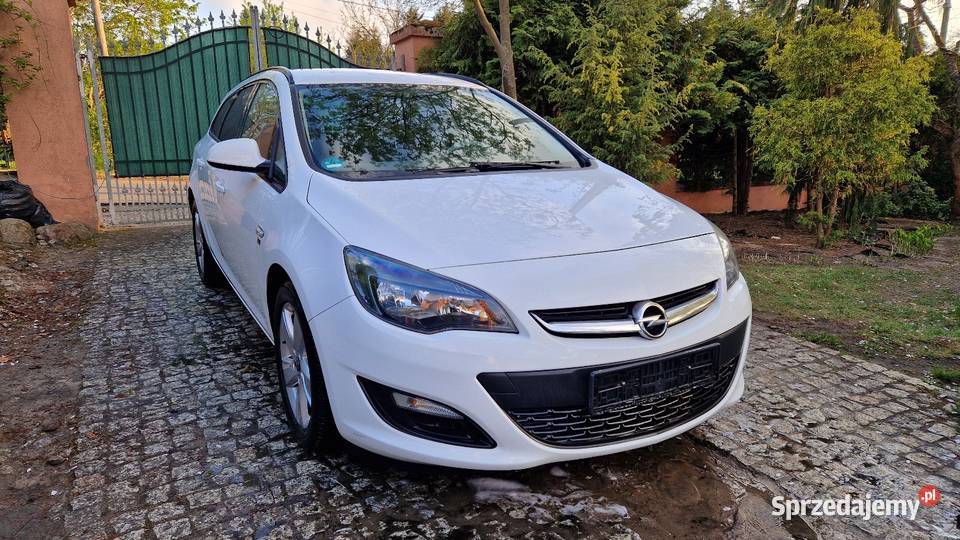 OPEL ASTRA 17cdti 110 lift odpinany hak nieuszkodzony