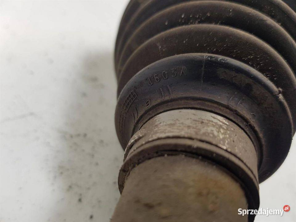 PÓŁOŚ LEWA PRZÓD TOYOTA AURIS