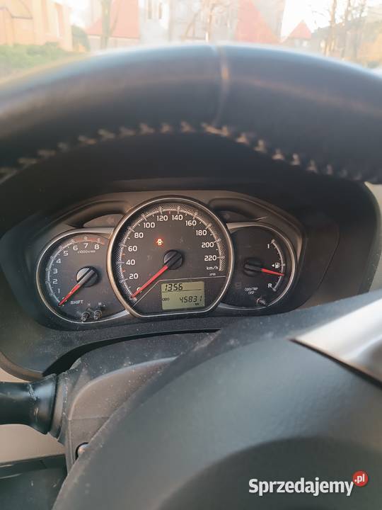 Toyota Yaris 10 2017 nieuszkodzony Yaris Opole