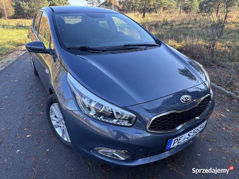 KIA CEED 16CRDI 128 2013r Navi kamera czujniki 1598cm3 Cee'd Kroczyce sprzedam