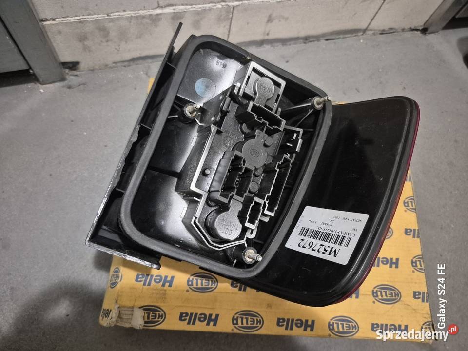 Lampa prawy tył VW Pasaat B4 sedan Oświetlenie Białystok