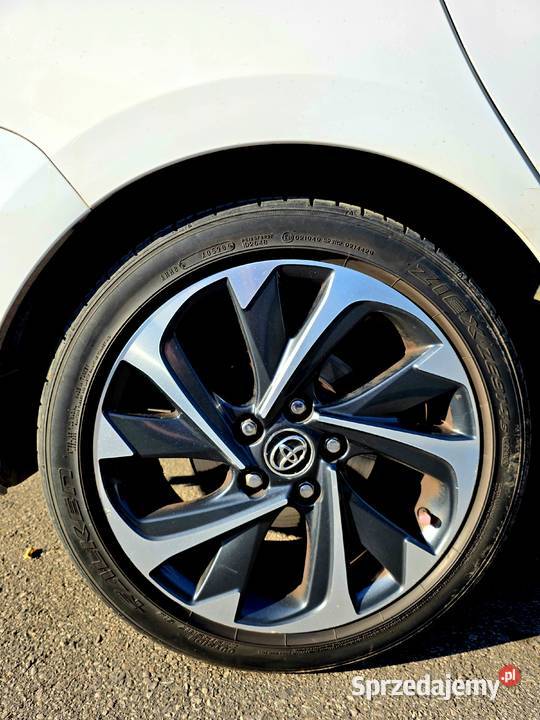 TOYOTA AURIS 2016 14 D4D osoby prywatnej