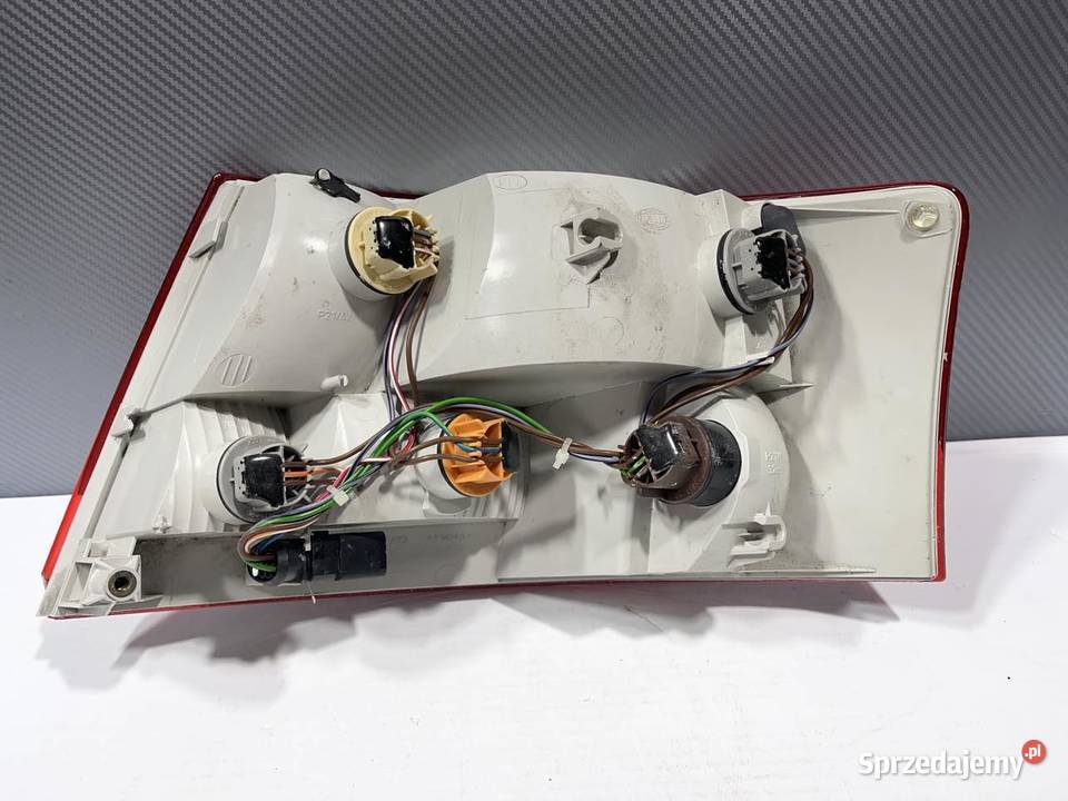 AUDI A4 CABRIO LEWA LAMPA TYŁ Ostroróg
