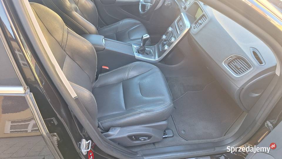 Volvo V60 Sumum 20 D 190 2000cm3 Zamość