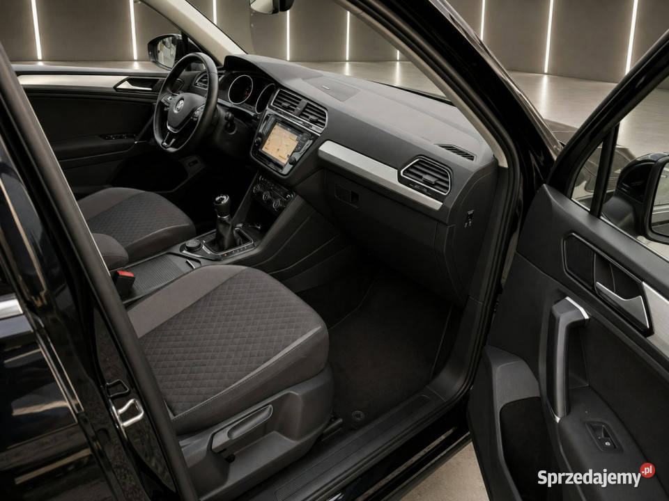 Volkswagen Tiguan 4X420 150 konikamera kamera cofania