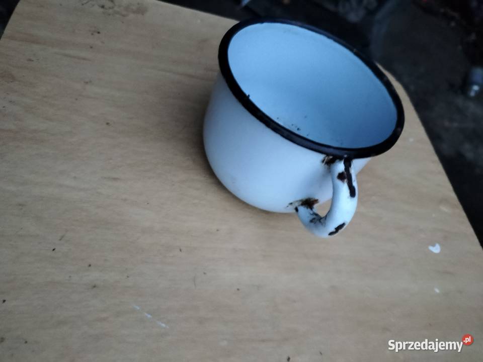 KUBEK EMALIOWANY METALOWY PRL ŻELAZNY OKAZJA lubelskie Kamień-Kolonia