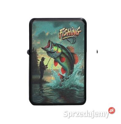 Zapalniczka Benzynowa z motywem Wędkarza Dom i Ogród Ostrowy nad Okszą