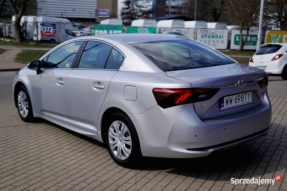 Toyota Avensis salon Polska serwis ASO ładne klimatyzacja Warszawa