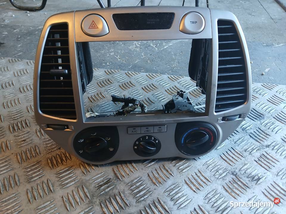 Panel Nawiewu Ramka Hyundai i20 I 2011r EU Wyposażenie wnętrza