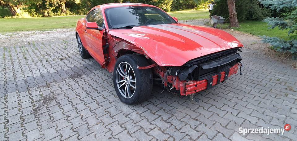 Ford Mustang 317 2015 Stopnica