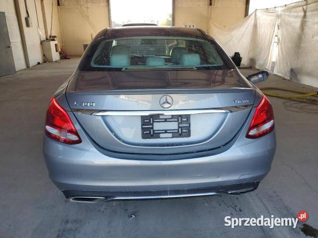 2016 MERCEDESBENZ C 300 4MATIC z USA 241KM