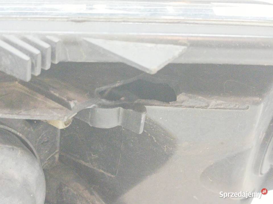 LAMPA PRZÓD PRAWA LIFT EU USZKODZONA 260103761R