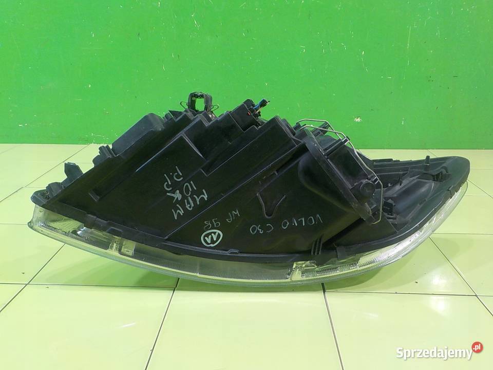 VOLVO C30 LIFT 16 D 10r 3D lampa prawa przod mazowieckie Suków