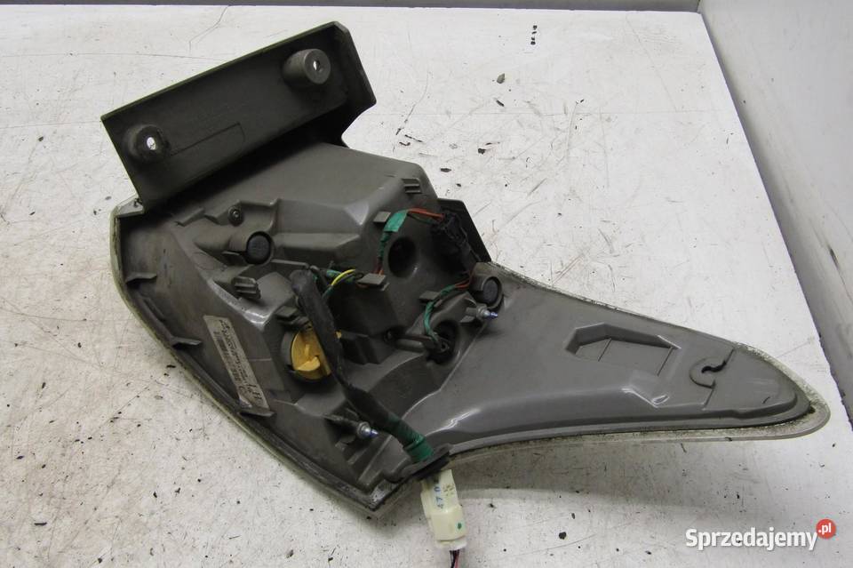 LAMPA TYLNA LEWY TYŁ LED MITSUBISHI OUTLANDER osobowe