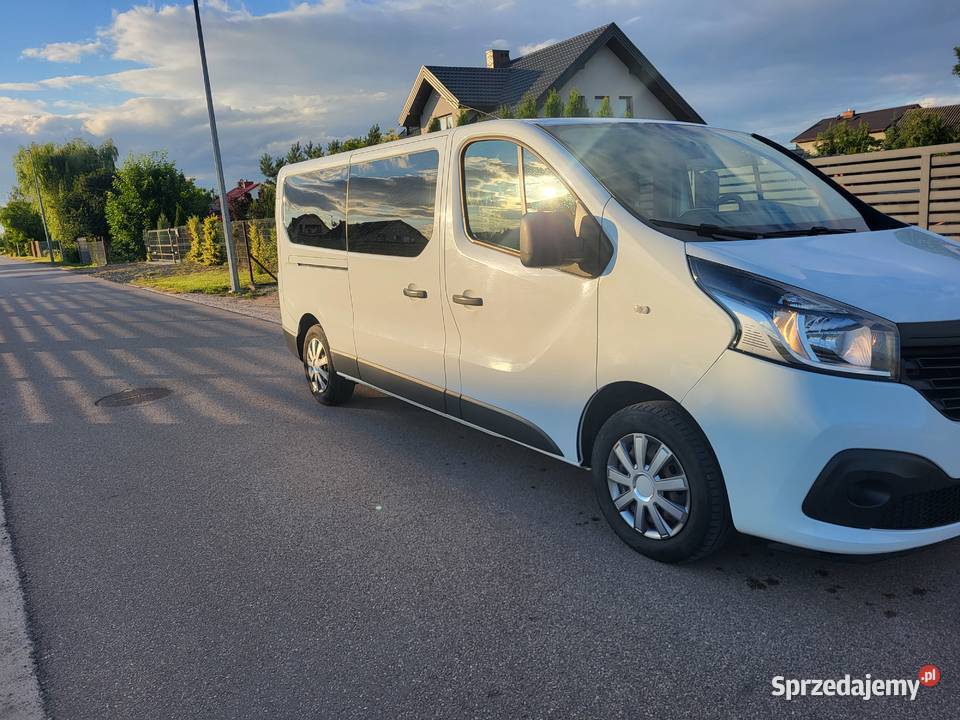 Renault trafic 9 osobowy 2017 256000km Miedniewice sprzedam