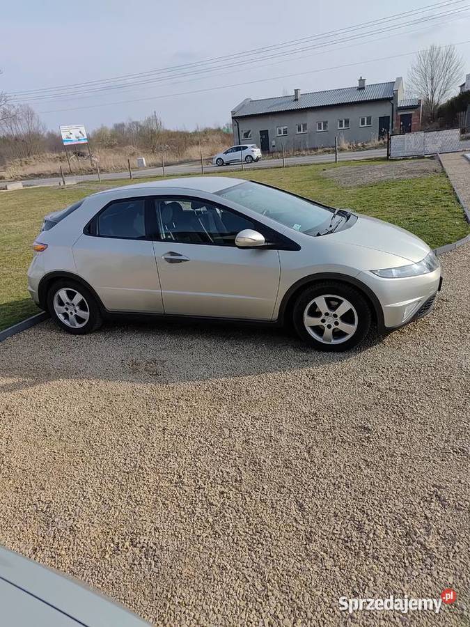 Honda Civic VII UFO 14 krajowa przebieg 137000 Rok produkcji 2007 Blachownia