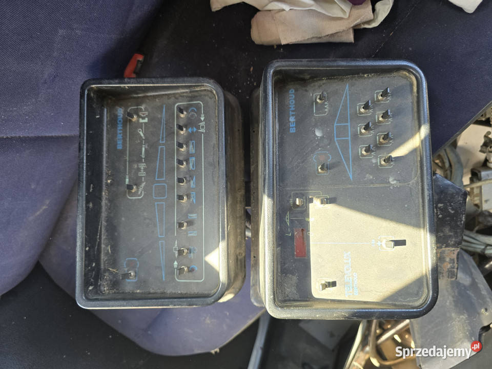 Opryskiwacz BERTHOUD MACK 32 DPA 3200 L 26 m Włosty