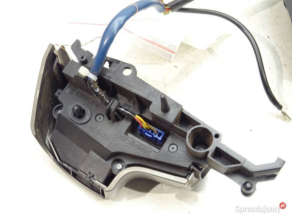 PRZEŁĄCZNIKI KIEROWNICY MULTIFUNKCJA TOYOTA LAND