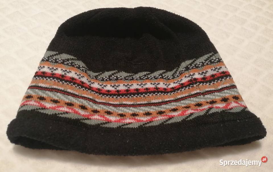 Czapeczka ciepła czarna wzorki 5051 49 Odzież Czeladź