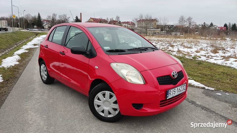 Toyota Yaris 10 Benzyna Klimatyzacja Mały Rok produkcji 2006 Jasło