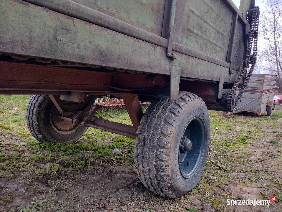 Rozrzutnik obornika zdrowy nieuszkodzony Rozrzutniki obornika Rolnictwo Spławy Pierwsze