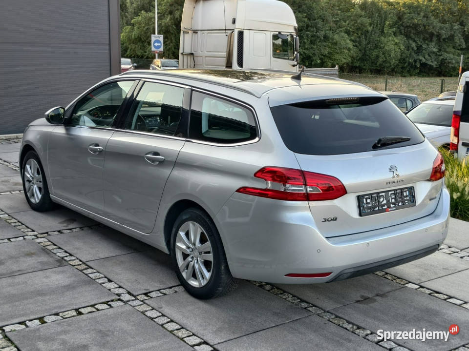 Peugeot 308 MAŁY PRZEBIEG 2016r 130 6biegów full 1200cm3 Kęty sprzedam