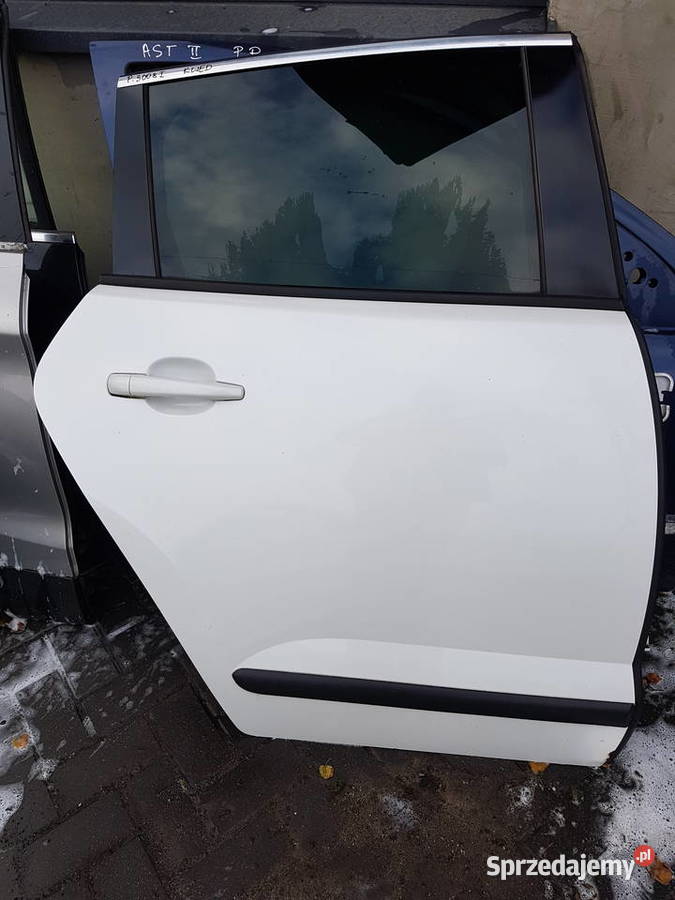 PEUGEOT 3008 I 2011 DRZWI PRAWE TYL BIALE KWED Drzwi Części samochodowe Turkowice