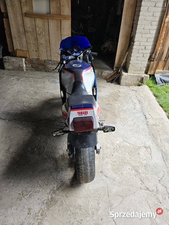 Yamaha FZR 750 Potoczek