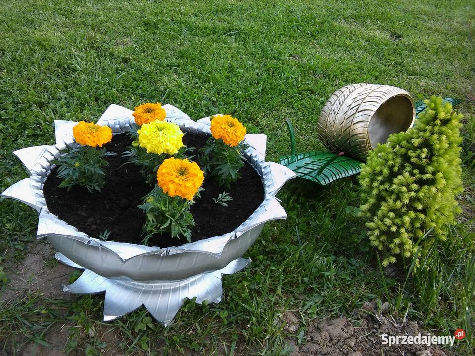Kwietniki donice i różne ozdoby ogrodowe