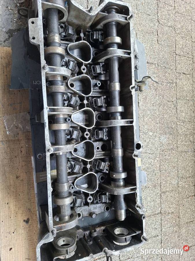 Mercedes W126 W123 silnik M110 głowica na części osobowe Nowa Sól